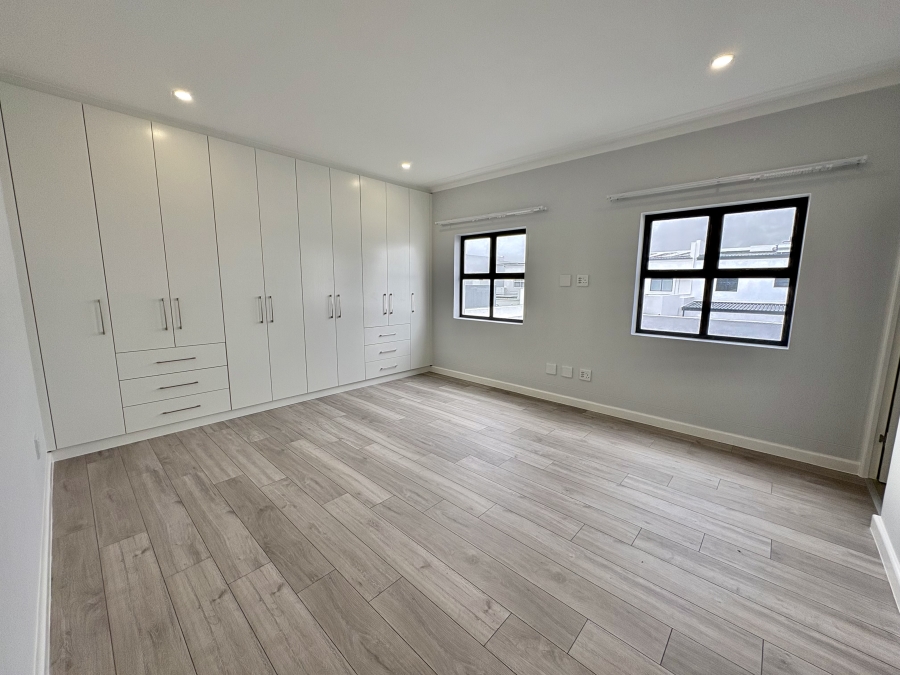 4 Bedroom Property for Sale in Sandown Western Cape